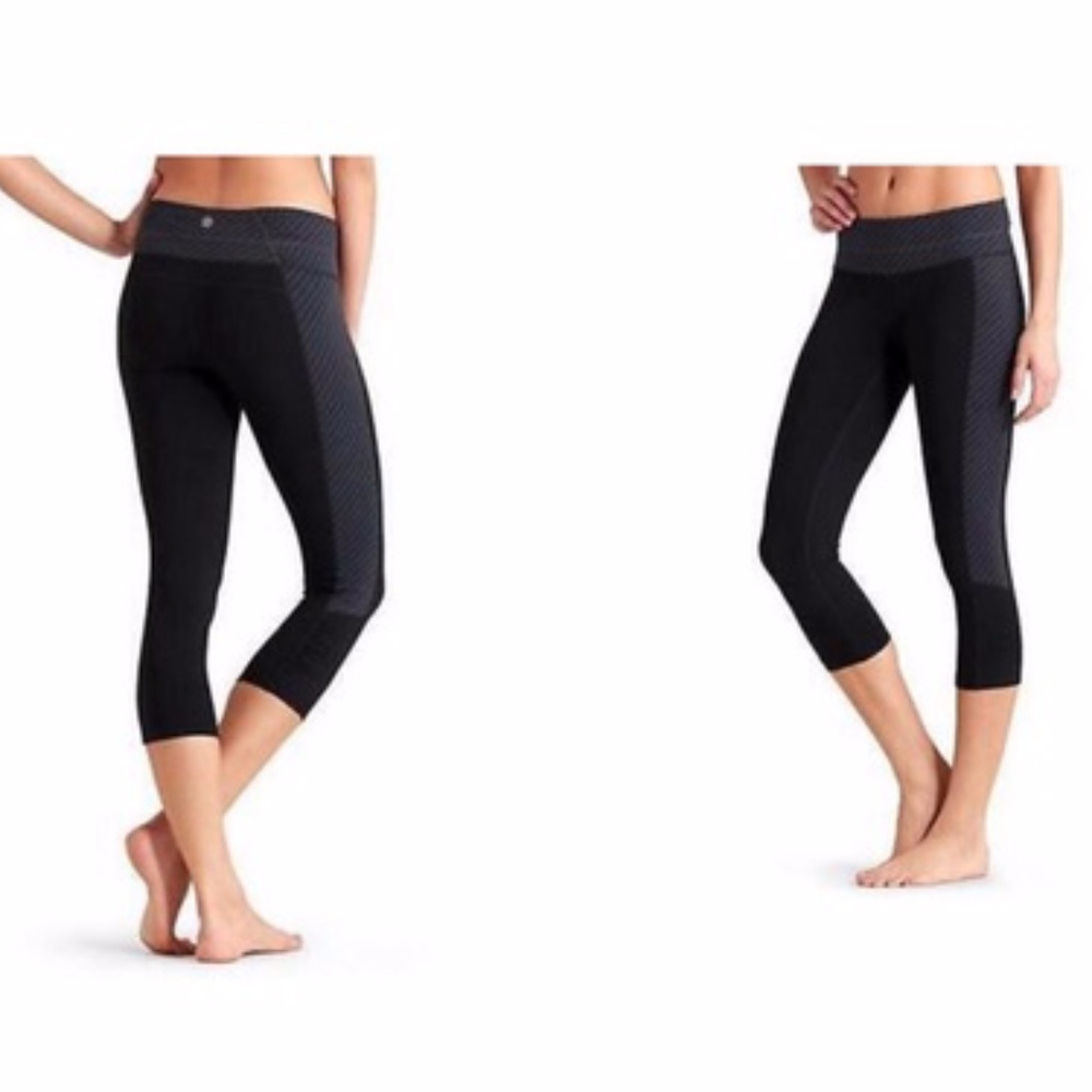 Athleta Zippy Balance Yoga Capri Size Medium